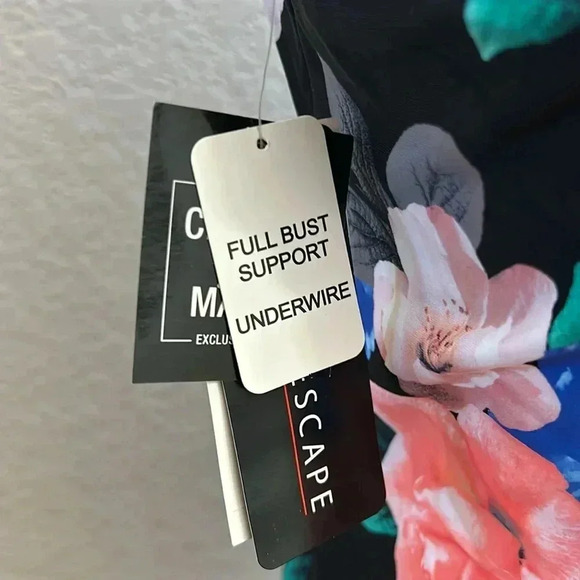 Island Escape Floral Tankini - Picture 4 of 5